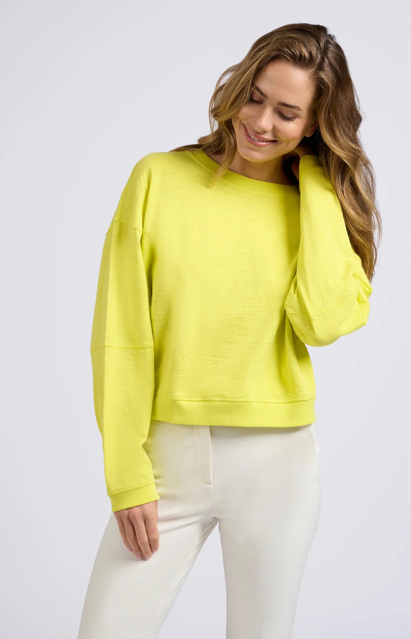 Round neck sweatshirt with long sleeves and slub effect