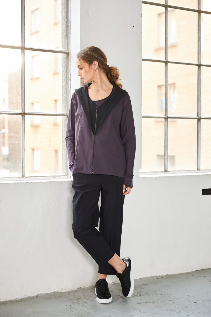 Slim leg drawstring waist trouser with jeet pocket at front