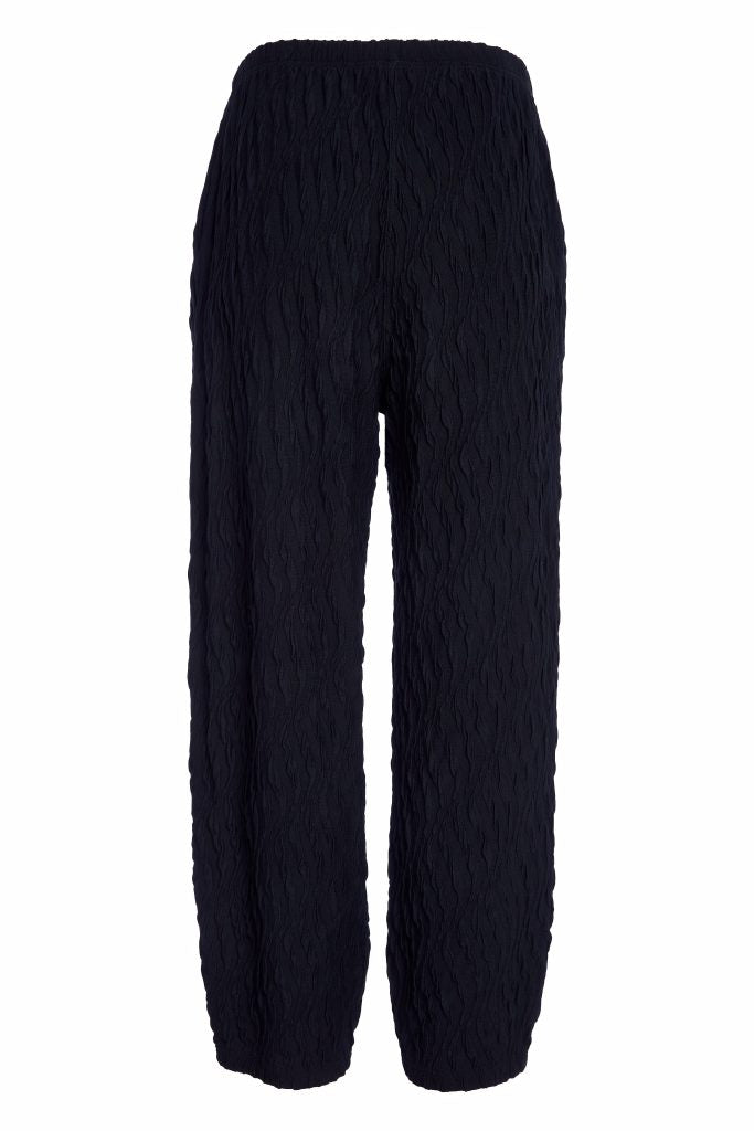 Embossed knit soft pull up trouser