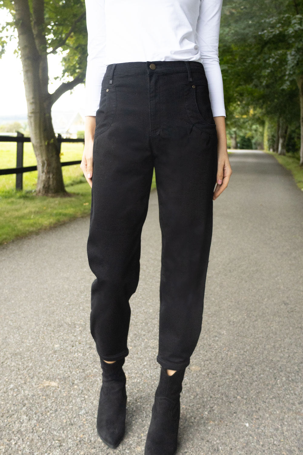 Rhea Barrel Leg Jean – 27” Leg