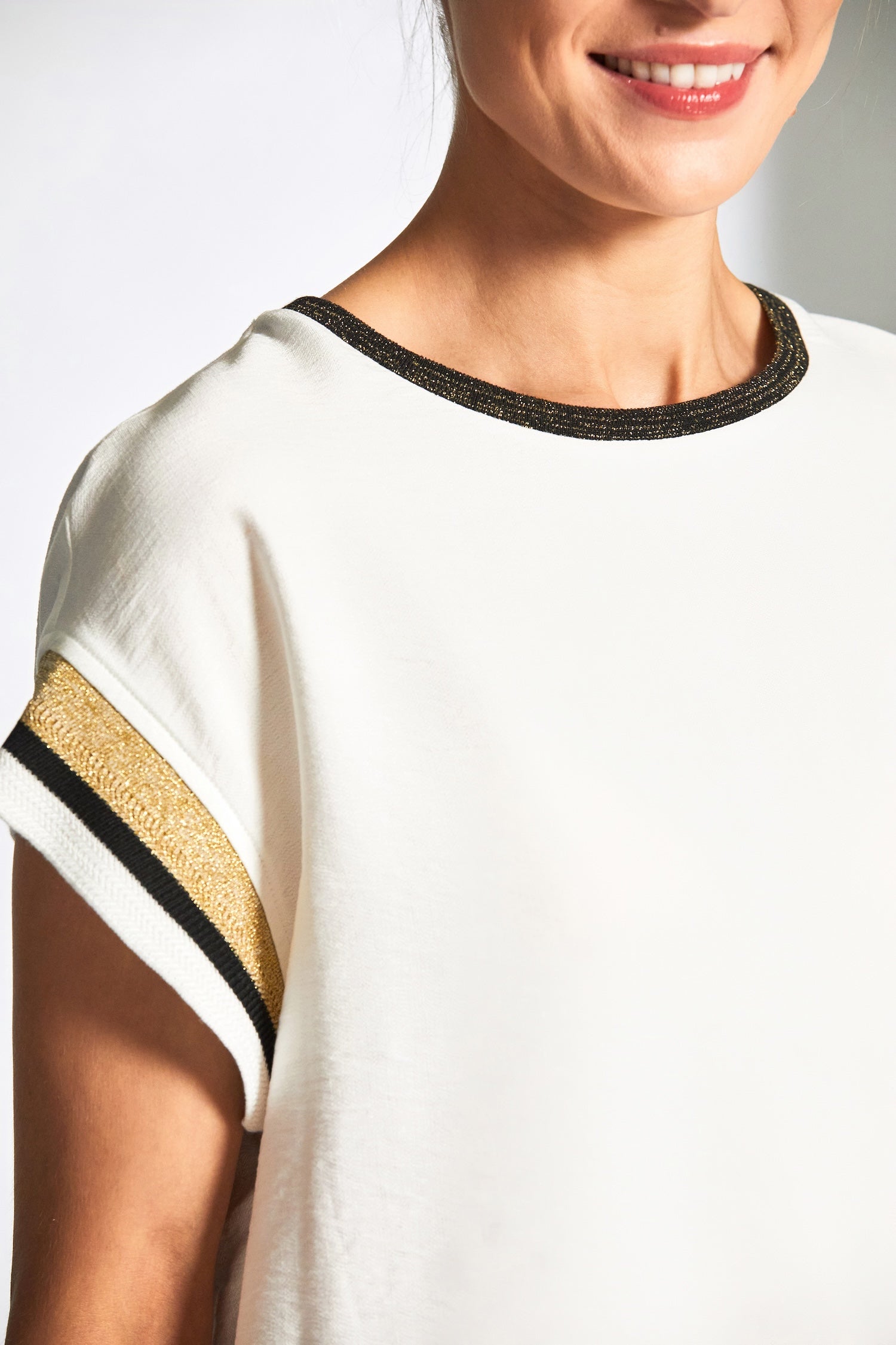 Metallic Contrast Sleeve Top