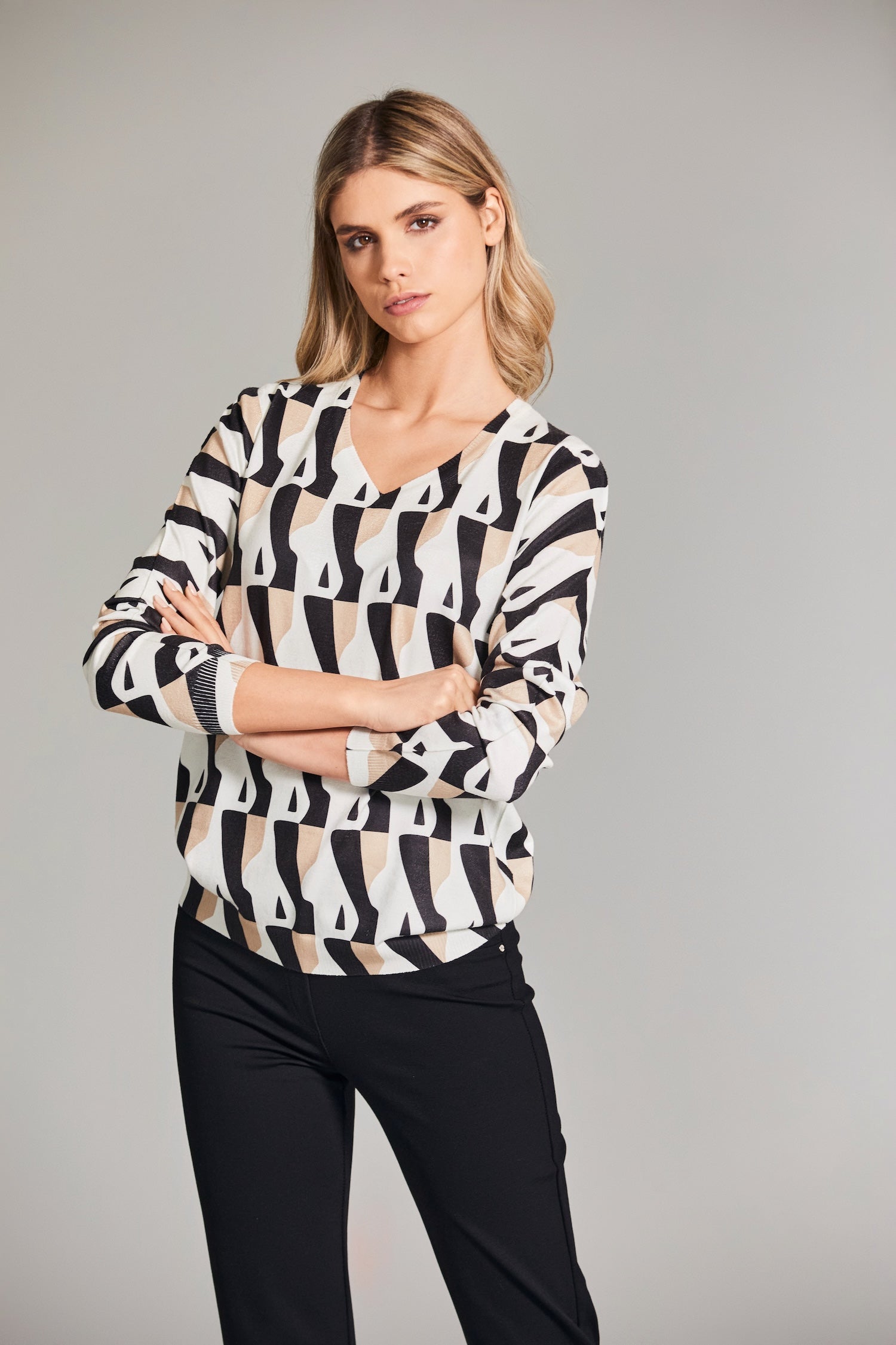 Op Art Print Knit Top