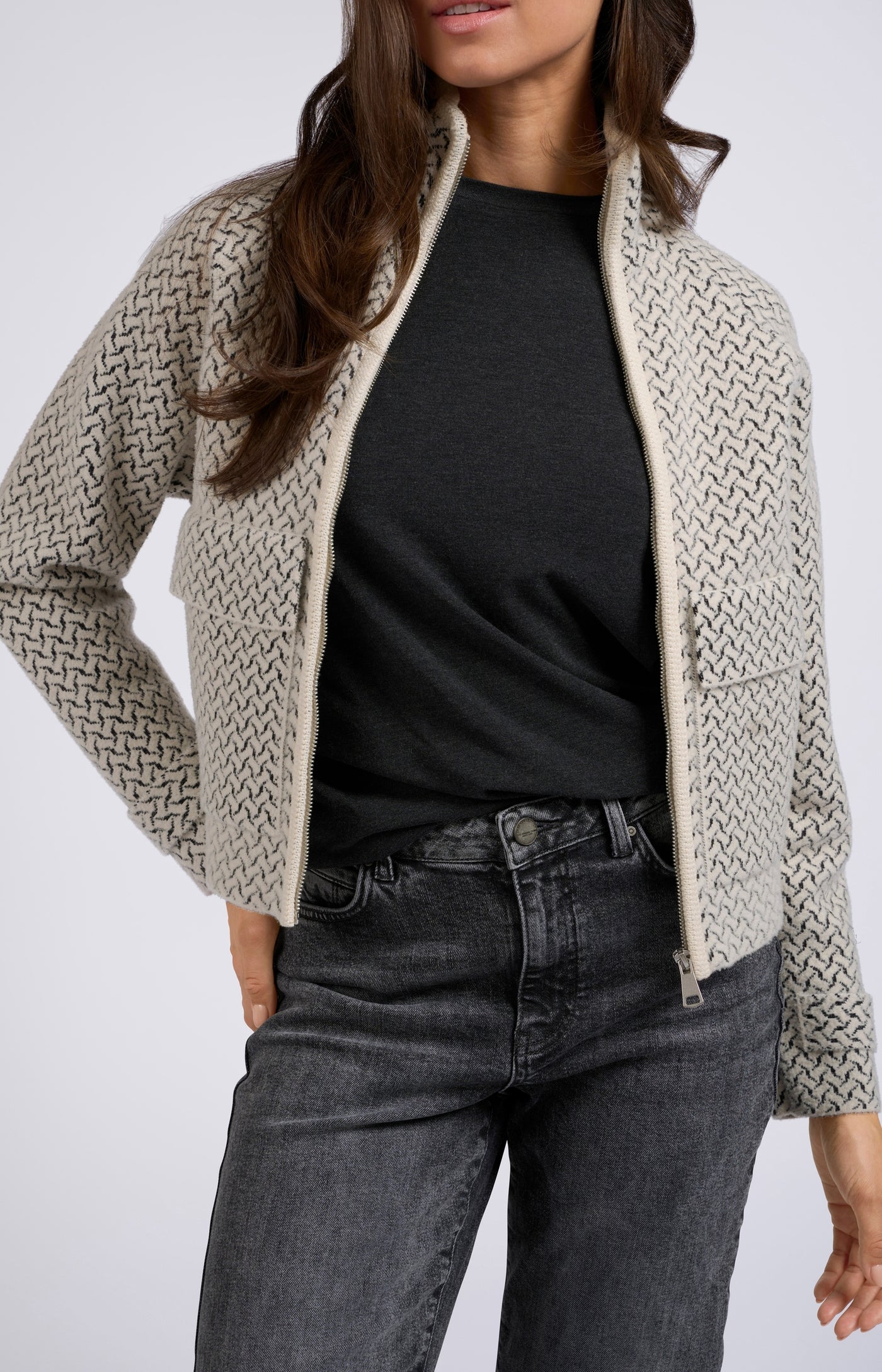 Knitted jacket with a woven print, long sleeves and zipper