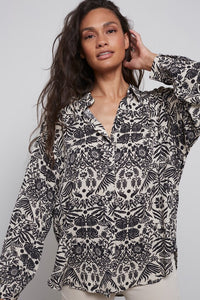 Button up Blouse with Long Sleeves and Folklore Print